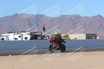 media/Nov-06-2023-Moto Forza (Mon) [[ce023d0744]]/4-Beginner Group/Session 4 (Finish Line Checker)/